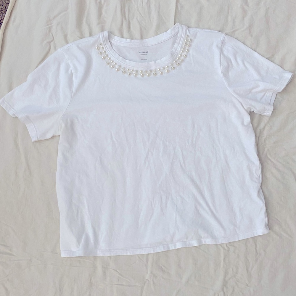 Express Cropped tee with Pearl neckline
